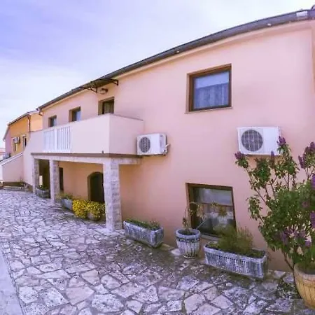 Apartment Lovrinovic Vodice