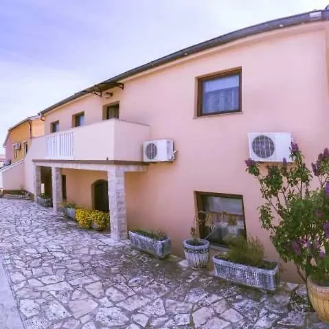 Appartamento Lovrinovic Vodice